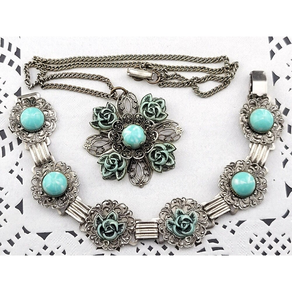 Vintage Western Turquoise Blue Thermoset Lucite Lucite Flower Bracelet Necklace